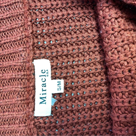 Miracle Red Crew Neck Sweater with Chunky Knit Loose Shape - Picture 6 of 10